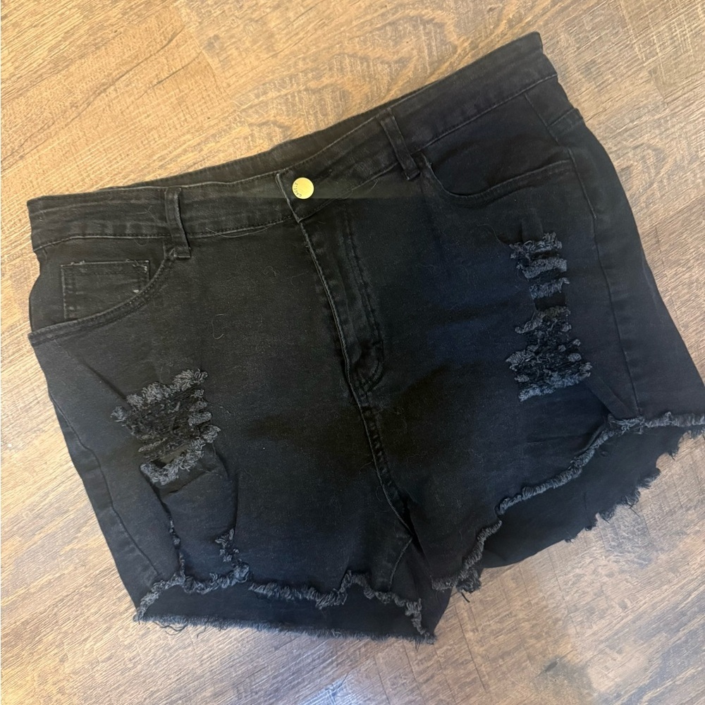 🎉2/$10 Black Distressed Jean Shorts